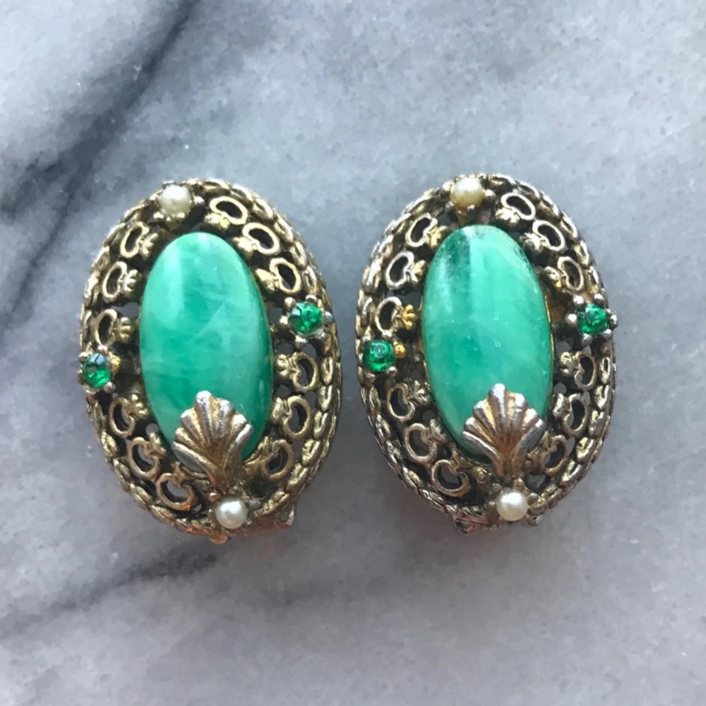 Vintage Clip on earrings